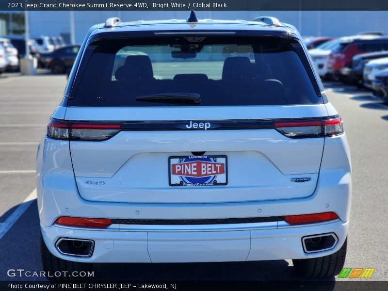 Bright White / Global Black 2023 Jeep Grand Cherokee Summit Reserve 4WD