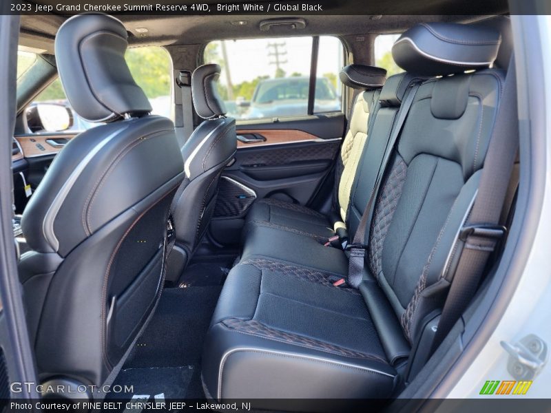 Bright White / Global Black 2023 Jeep Grand Cherokee Summit Reserve 4WD