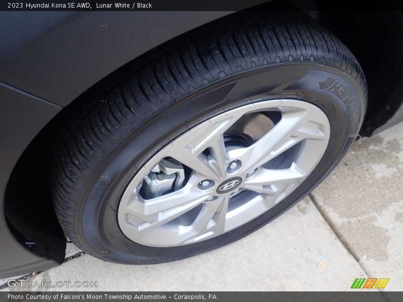 Lunar White / Black 2023 Hyundai Kona SE AWD