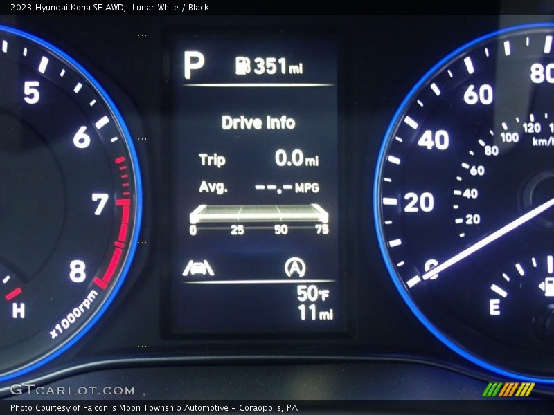 Lunar White / Black 2023 Hyundai Kona SE AWD