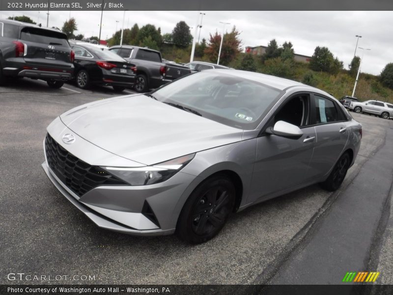 Silver / Black 2022 Hyundai Elantra SEL
