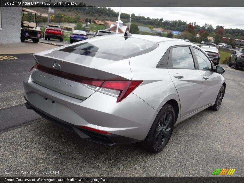 Silver / Black 2022 Hyundai Elantra SEL
