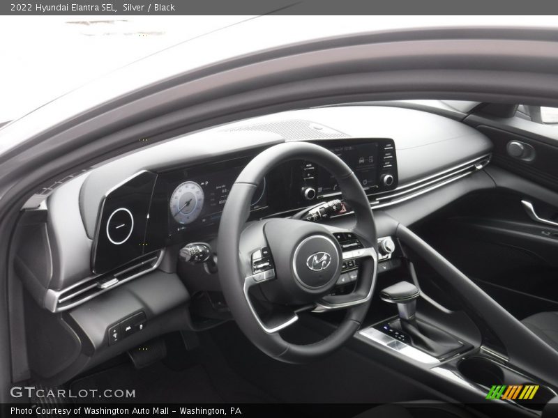 Silver / Black 2022 Hyundai Elantra SEL