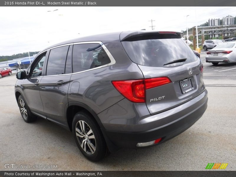 Modern Steel Metallic / Black 2016 Honda Pilot EX-L