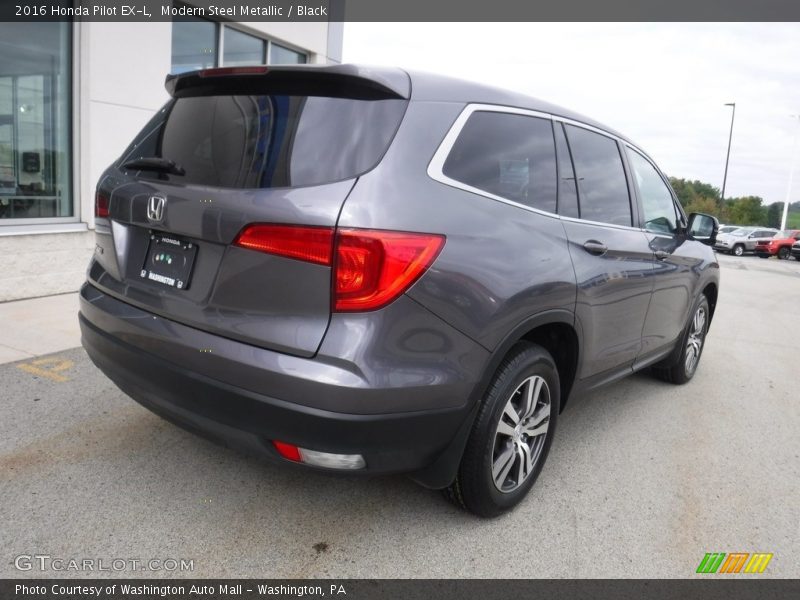 Modern Steel Metallic / Black 2016 Honda Pilot EX-L