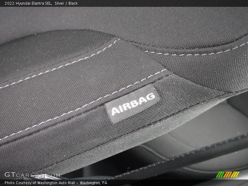 Silver / Black 2022 Hyundai Elantra SEL