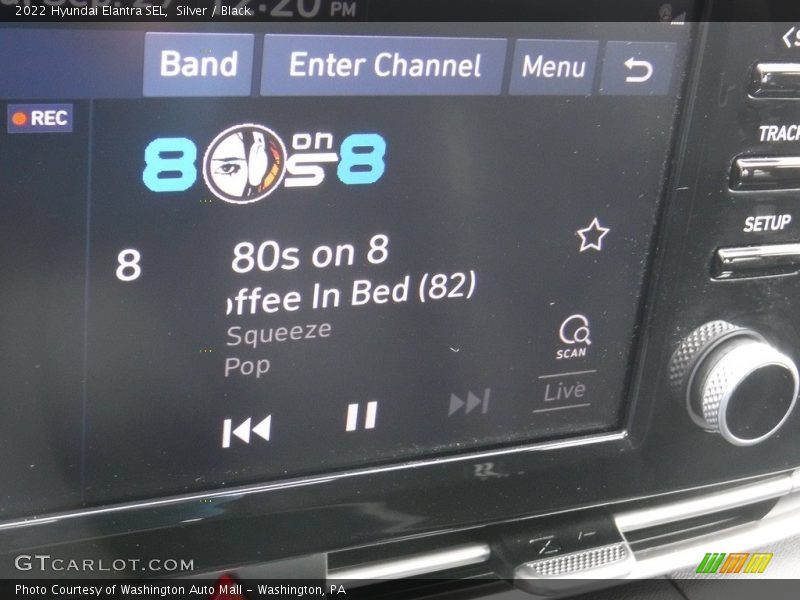 Silver / Black 2022 Hyundai Elantra SEL
