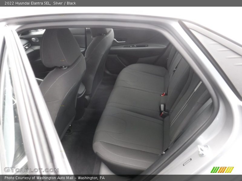Silver / Black 2022 Hyundai Elantra SEL
