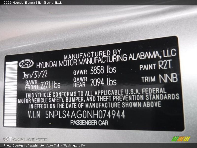 Silver / Black 2022 Hyundai Elantra SEL