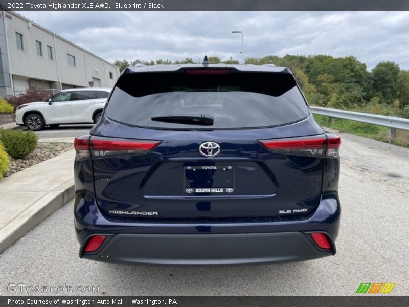 Blueprint / Black 2022 Toyota Highlander XLE AWD