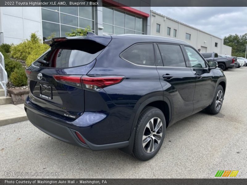 Blueprint / Black 2022 Toyota Highlander XLE AWD