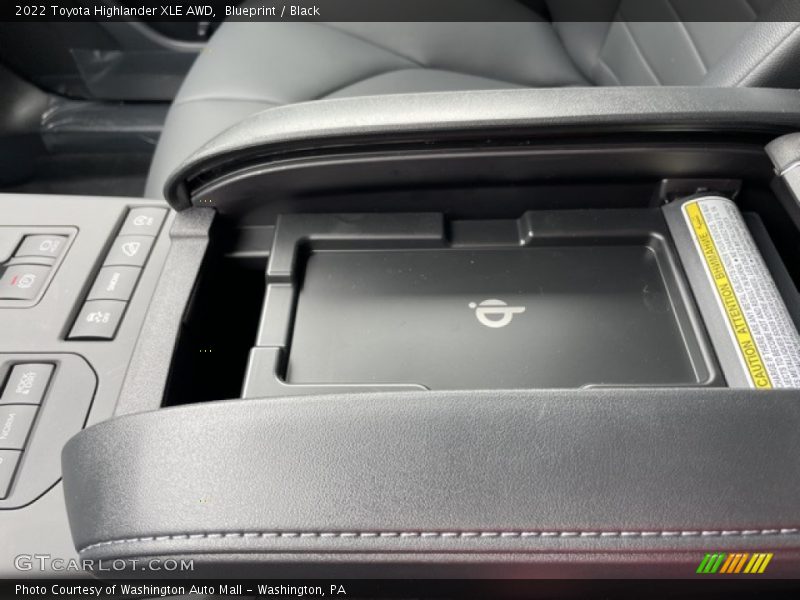 Blueprint / Black 2022 Toyota Highlander XLE AWD