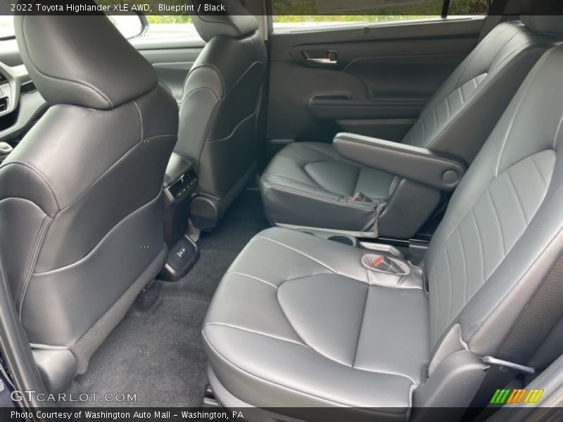 Blueprint / Black 2022 Toyota Highlander XLE AWD