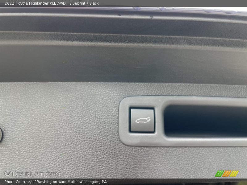 Blueprint / Black 2022 Toyota Highlander XLE AWD