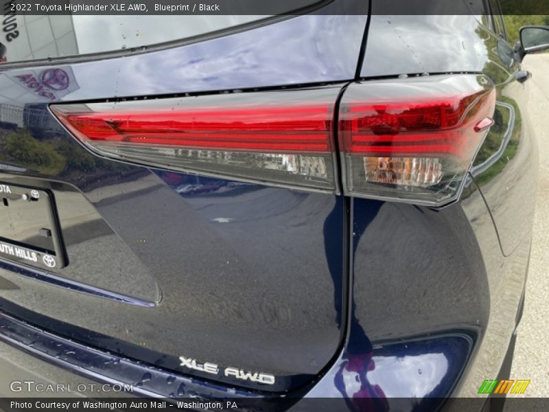Blueprint / Black 2022 Toyota Highlander XLE AWD