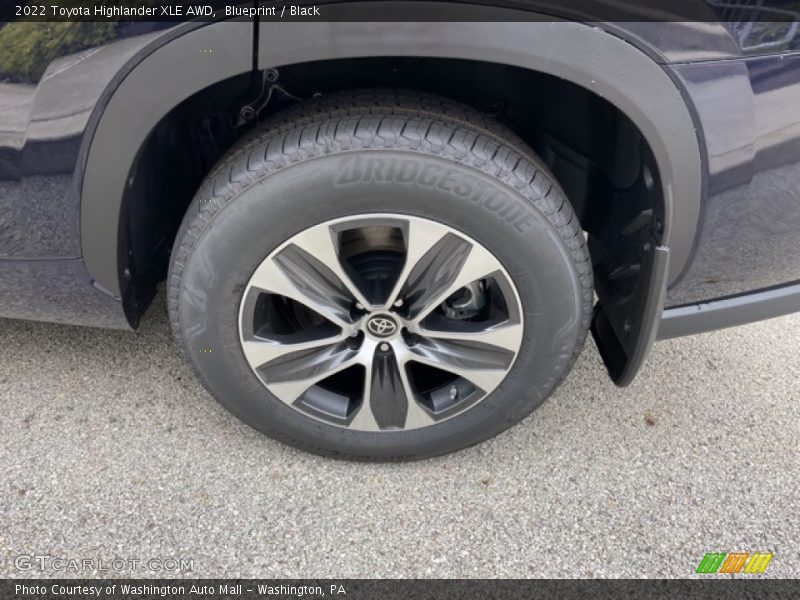 Blueprint / Black 2022 Toyota Highlander XLE AWD