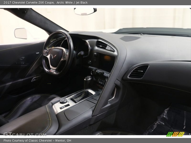Arctic White / Jet Black 2017 Chevrolet Corvette Z06 Coupe