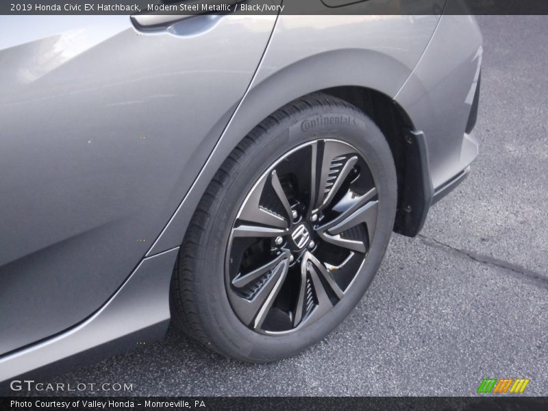 Modern Steel Metallic / Black/Ivory 2019 Honda Civic EX Hatchback