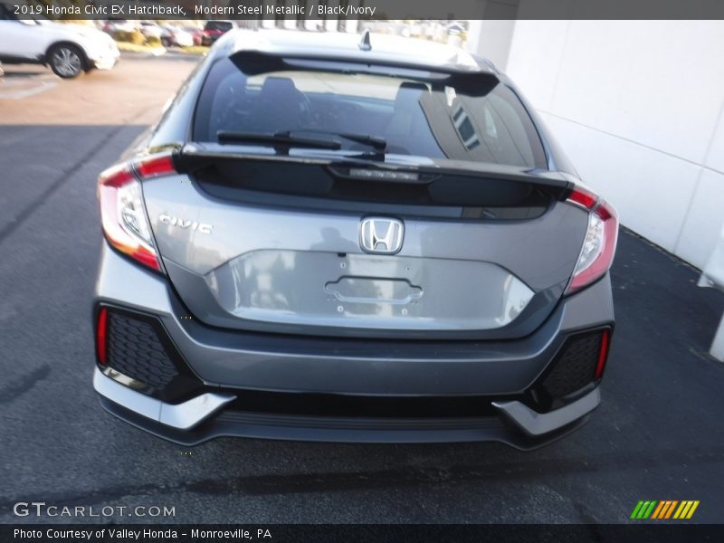 Modern Steel Metallic / Black/Ivory 2019 Honda Civic EX Hatchback
