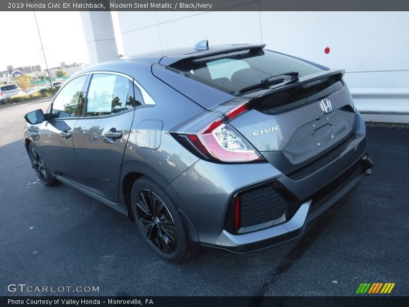 Modern Steel Metallic / Black/Ivory 2019 Honda Civic EX Hatchback