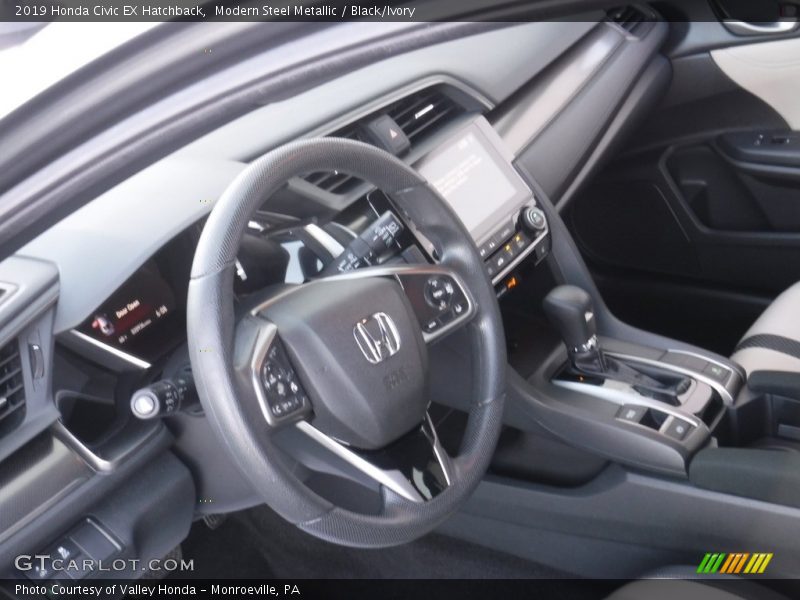 Modern Steel Metallic / Black/Ivory 2019 Honda Civic EX Hatchback