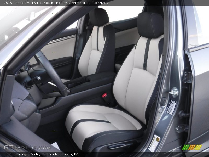 Modern Steel Metallic / Black/Ivory 2019 Honda Civic EX Hatchback