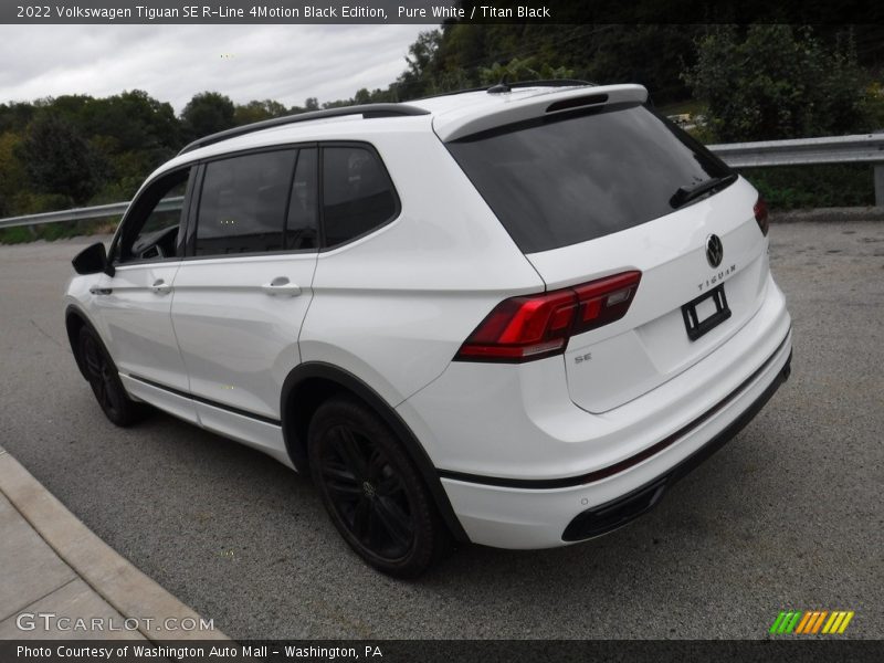 Pure White / Titan Black 2022 Volkswagen Tiguan SE R-Line 4Motion Black Edition