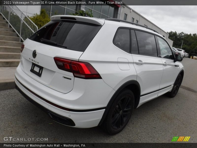 Pure White / Titan Black 2022 Volkswagen Tiguan SE R-Line 4Motion Black Edition