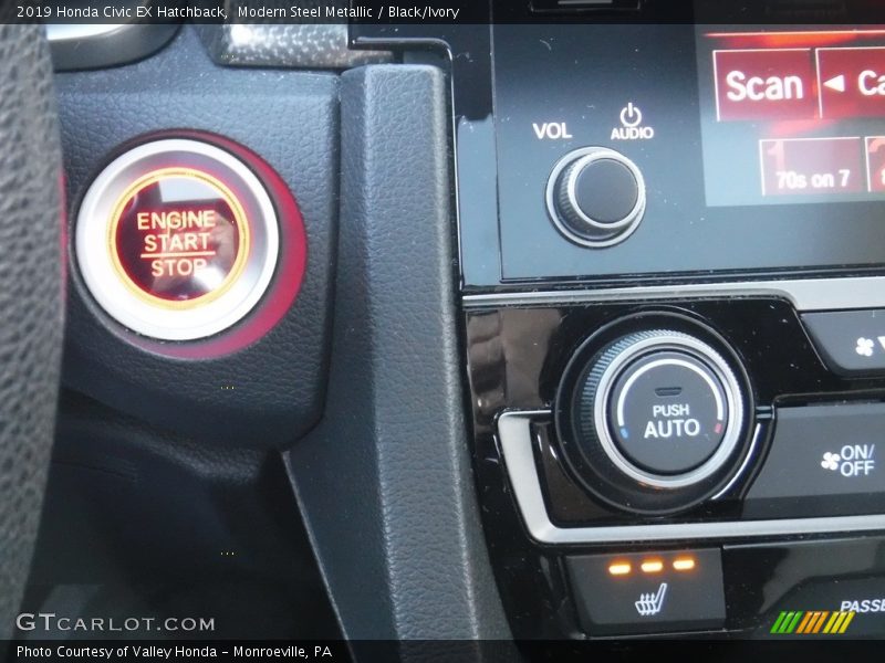 Modern Steel Metallic / Black/Ivory 2019 Honda Civic EX Hatchback