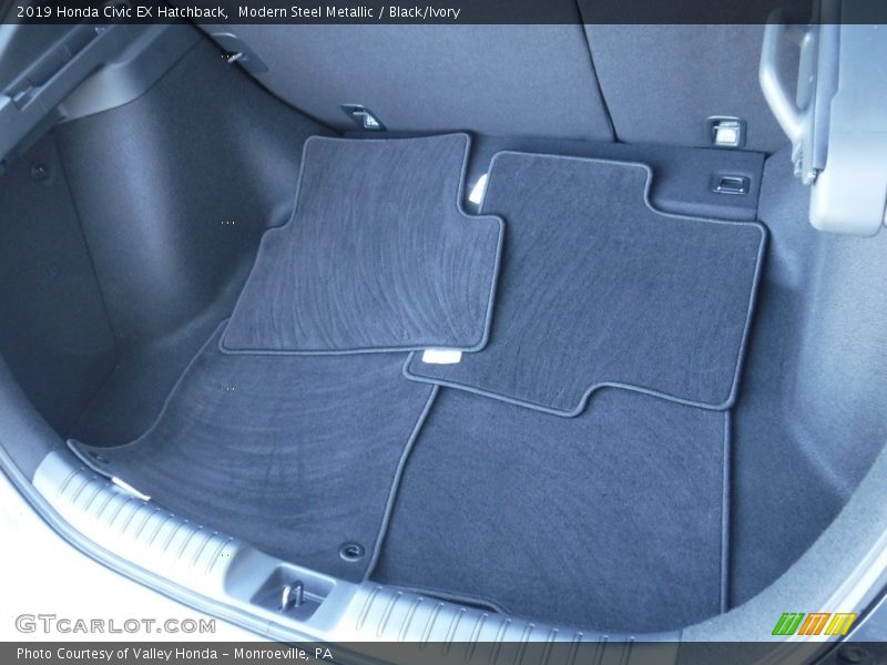 Modern Steel Metallic / Black/Ivory 2019 Honda Civic EX Hatchback