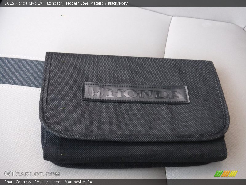 Modern Steel Metallic / Black/Ivory 2019 Honda Civic EX Hatchback