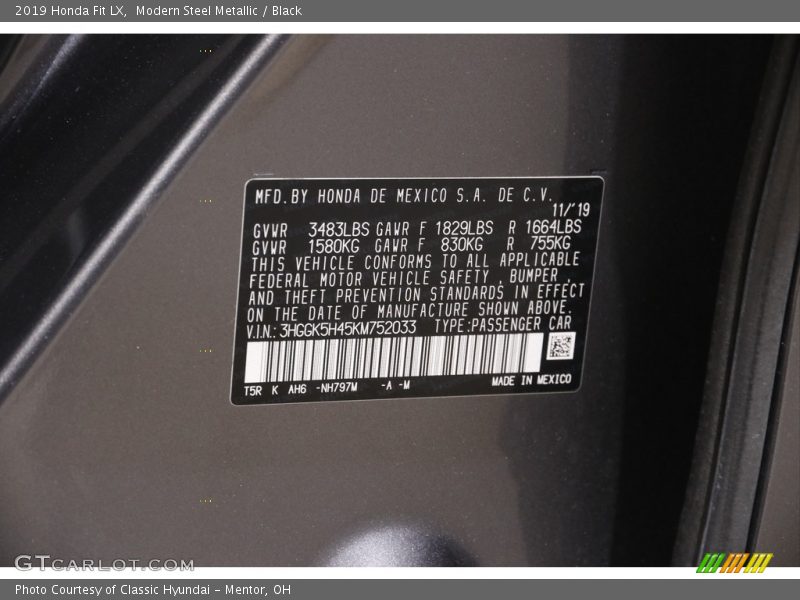 Modern Steel Metallic / Black 2019 Honda Fit LX