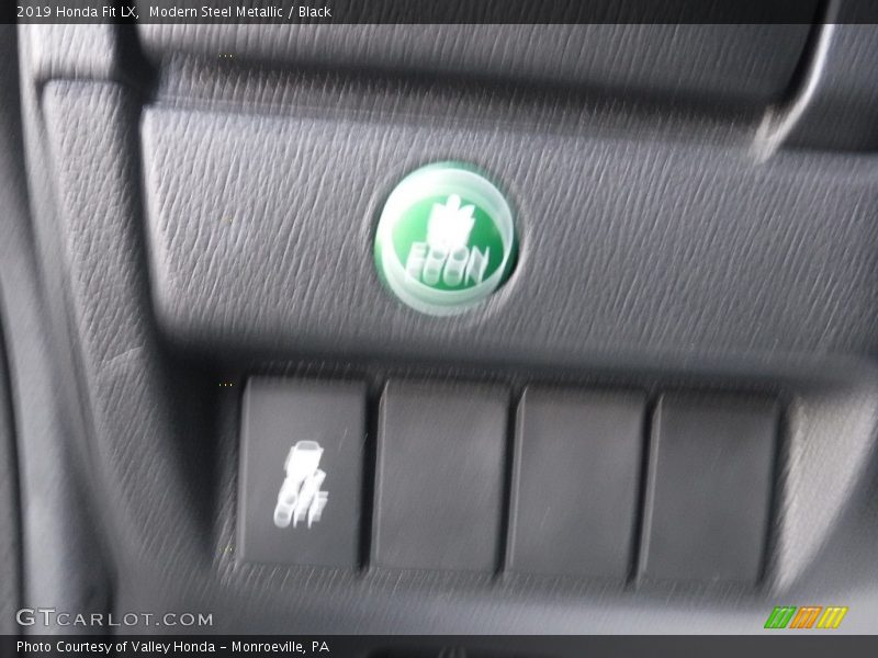 Modern Steel Metallic / Black 2019 Honda Fit LX