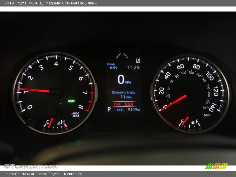 Magnetic Gray Metallic / Black 2019 Toyota RAV4 LE