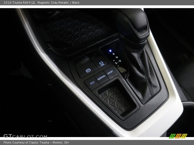 Magnetic Gray Metallic / Black 2019 Toyota RAV4 LE