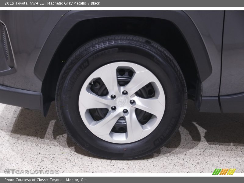 Magnetic Gray Metallic / Black 2019 Toyota RAV4 LE