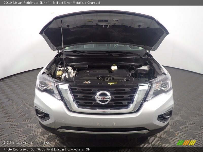 Brilliant Silver Metallic / Charcoal 2019 Nissan Pathfinder SL 4x4