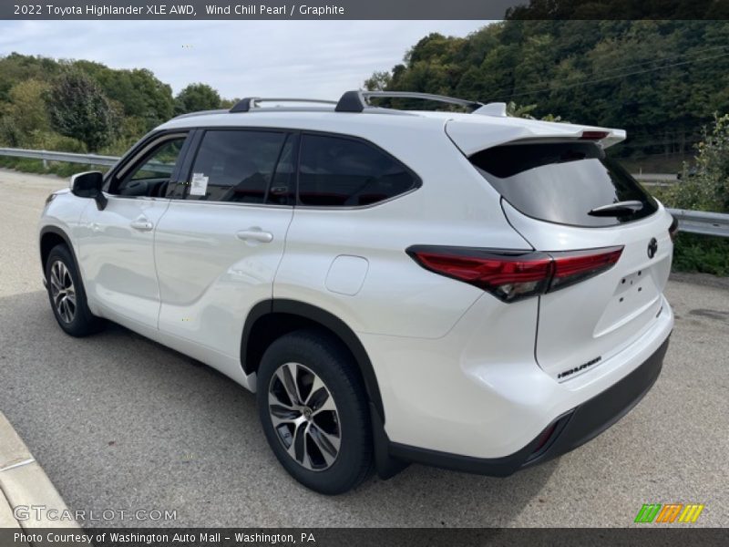 Wind Chill Pearl / Graphite 2022 Toyota Highlander XLE AWD