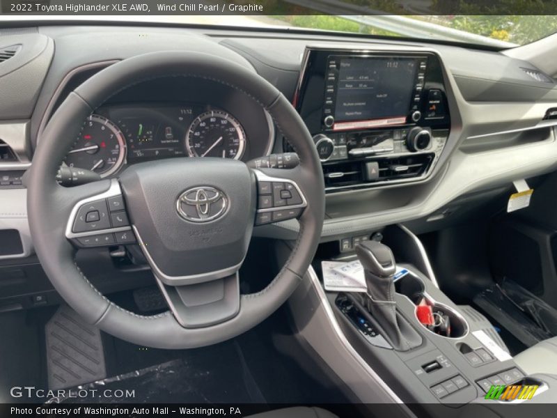 Wind Chill Pearl / Graphite 2022 Toyota Highlander XLE AWD