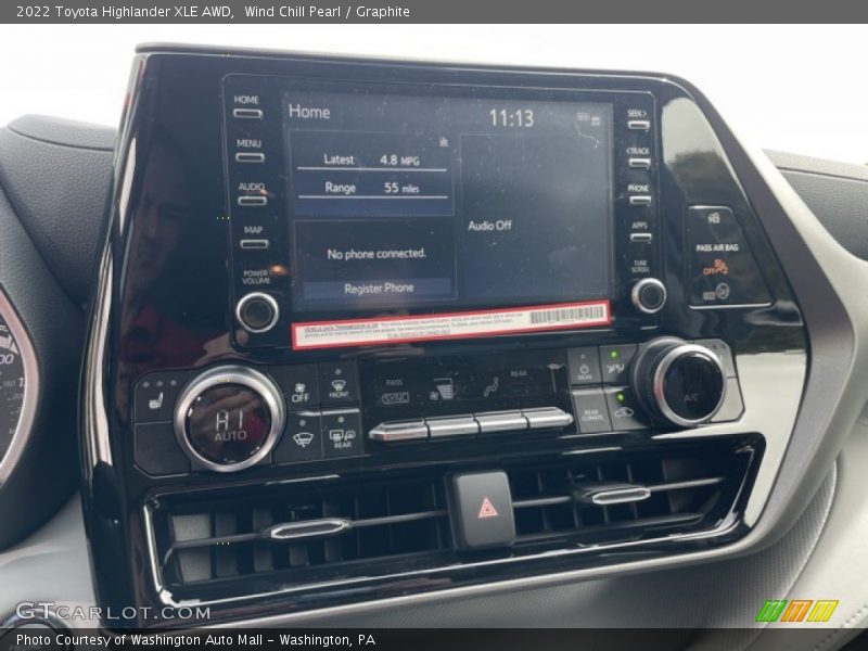 Wind Chill Pearl / Graphite 2022 Toyota Highlander XLE AWD