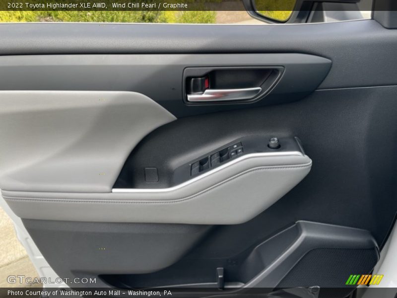Wind Chill Pearl / Graphite 2022 Toyota Highlander XLE AWD