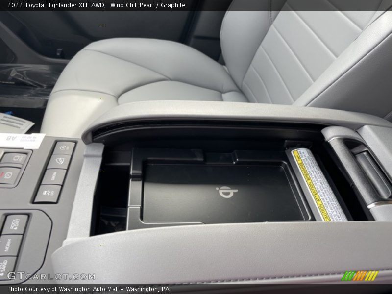 Wind Chill Pearl / Graphite 2022 Toyota Highlander XLE AWD