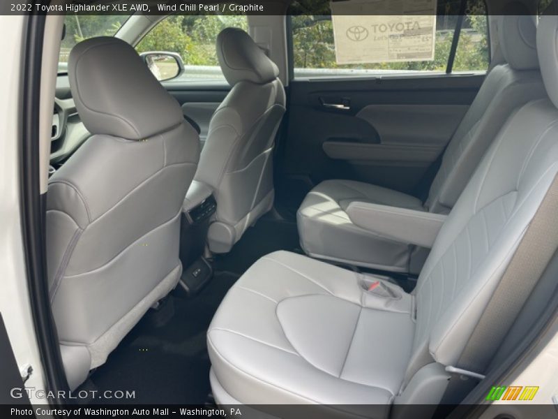 Wind Chill Pearl / Graphite 2022 Toyota Highlander XLE AWD
