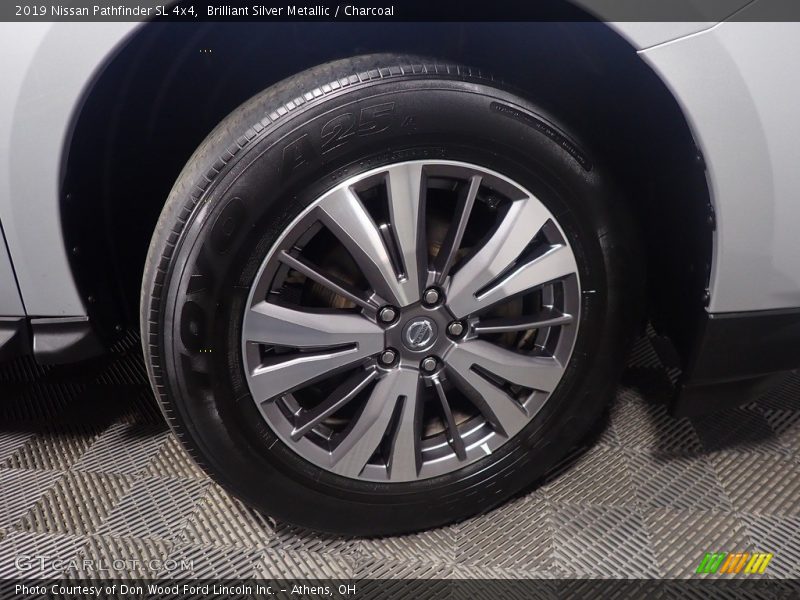 Brilliant Silver Metallic / Charcoal 2019 Nissan Pathfinder SL 4x4