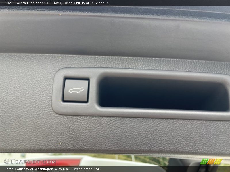 Wind Chill Pearl / Graphite 2022 Toyota Highlander XLE AWD