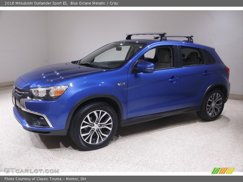 Front 3/4 View of 2018 Outlander Sport ES