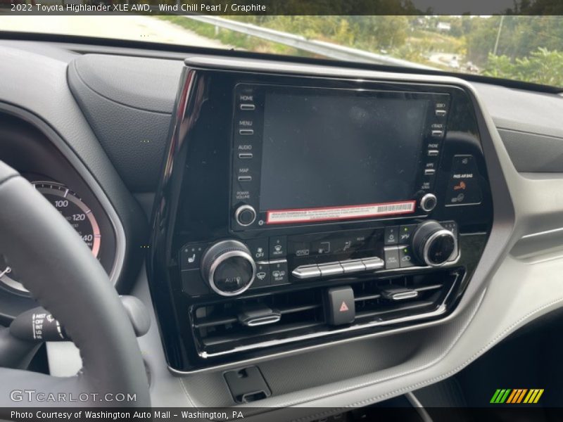 Wind Chill Pearl / Graphite 2022 Toyota Highlander XLE AWD