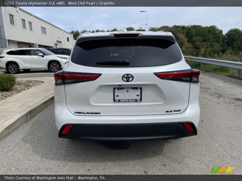 Wind Chill Pearl / Graphite 2022 Toyota Highlander XLE AWD