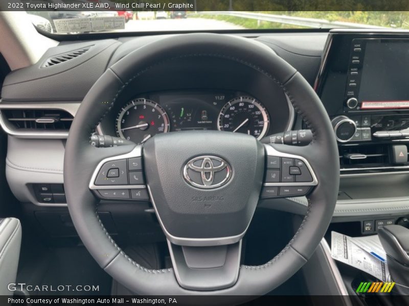 Wind Chill Pearl / Graphite 2022 Toyota Highlander XLE AWD
