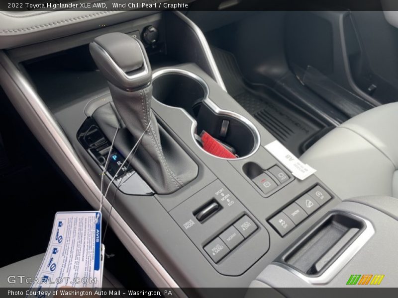 Wind Chill Pearl / Graphite 2022 Toyota Highlander XLE AWD